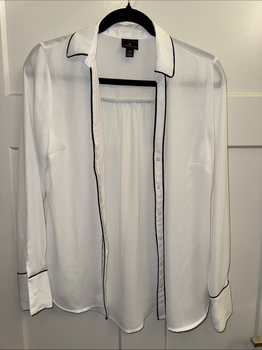 🔴LAST CALL‼️Beautiful Worthington ButtonDown Blouse Lightweight w/Black Piping